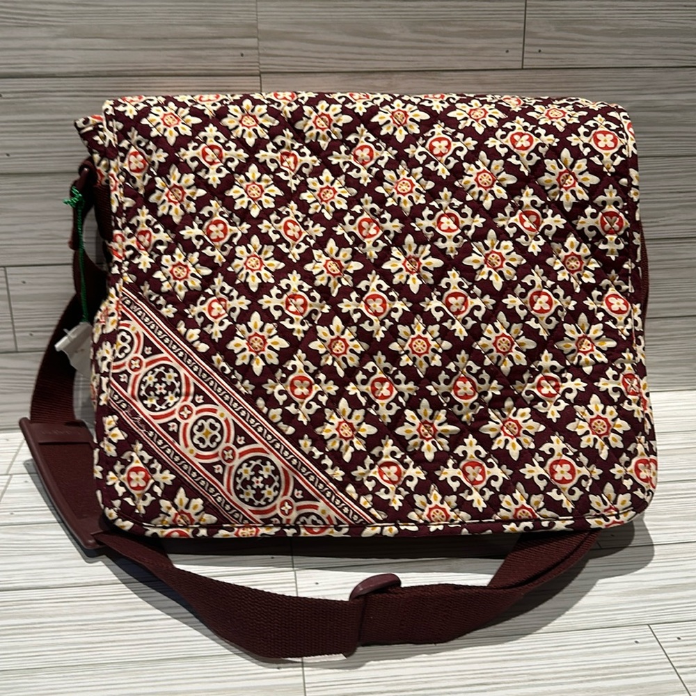 Vera Bradley never used messenger bag